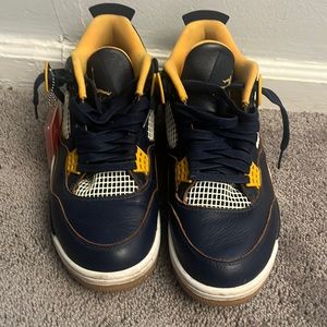 Jordan retro 4 Michigan size 11